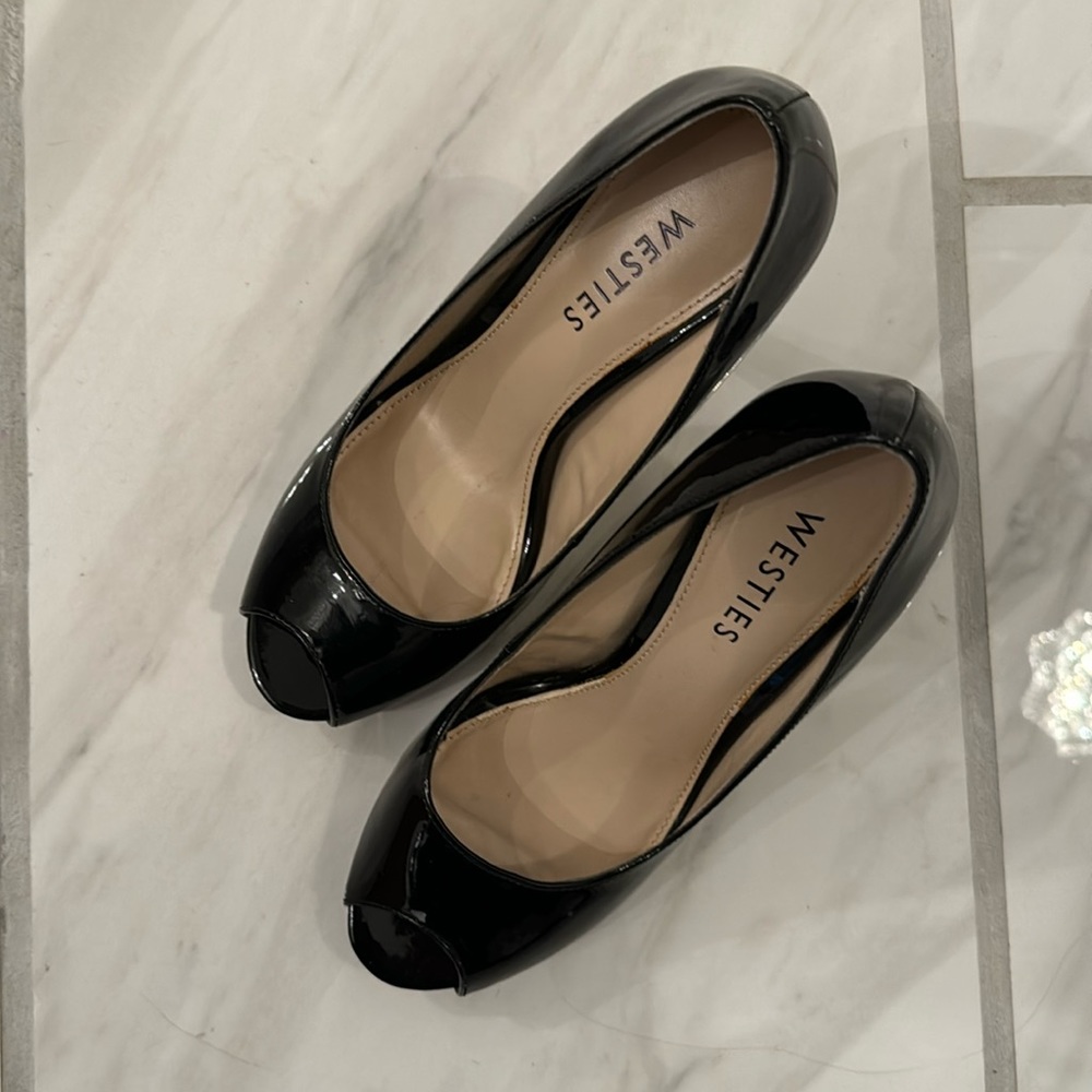 Westie’s 6.5 Black Peeptoe Pumps